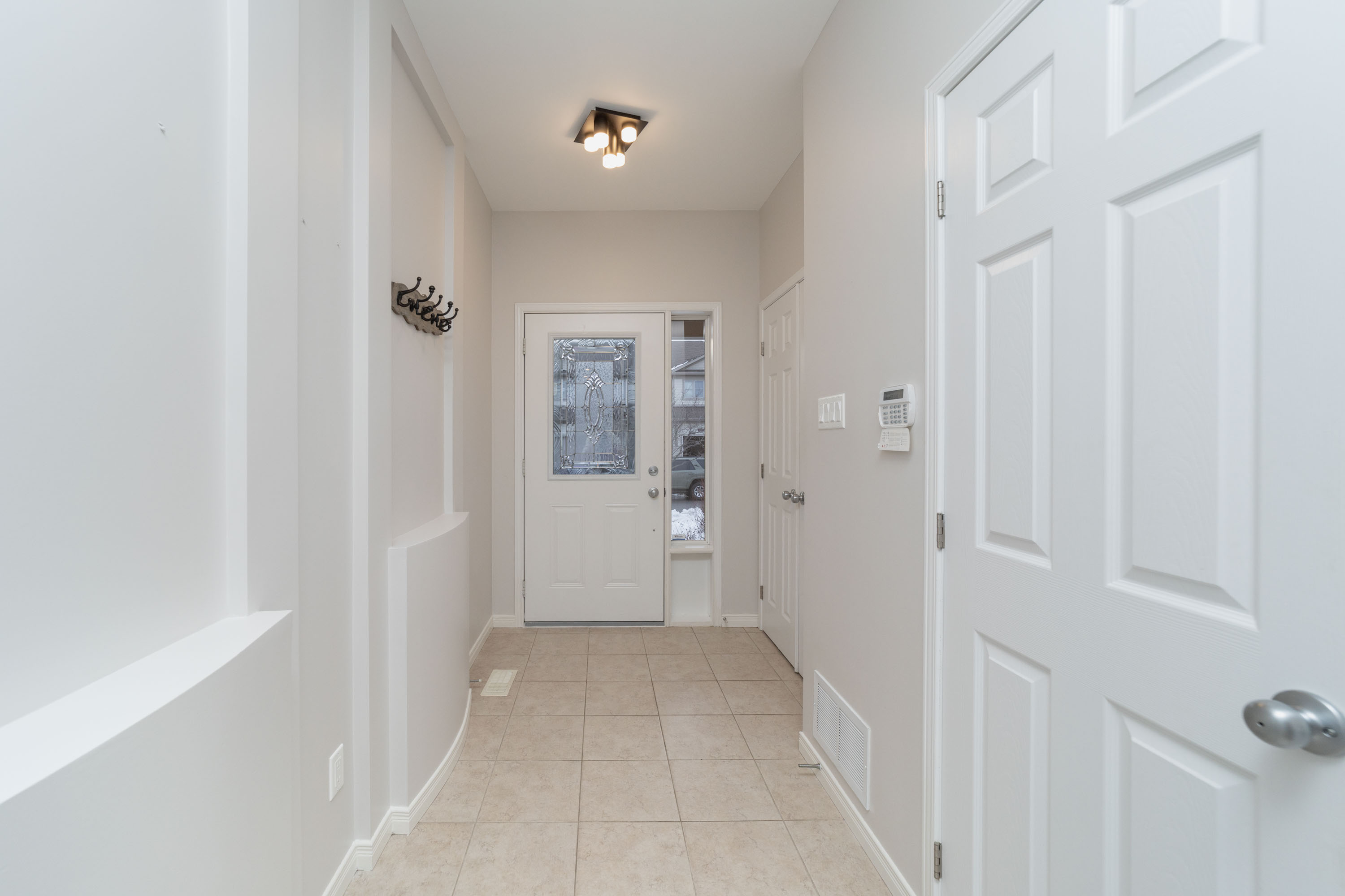 2207 Descartes Street, Orleans, Ontario K4A 0W4 - Photo 2 - RP4472817901